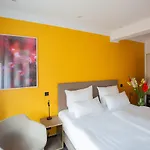 Kredell Hotel