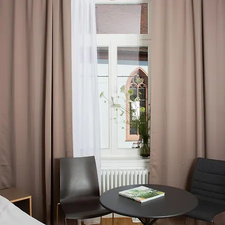Kredell Hotel